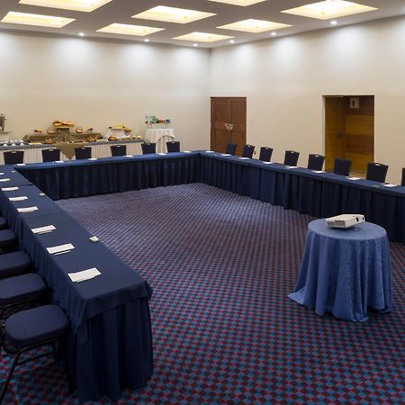 Camino Real Pedregal Mexico Hotel Exterior foto A meeting room at the Sheraton Vistana Resort