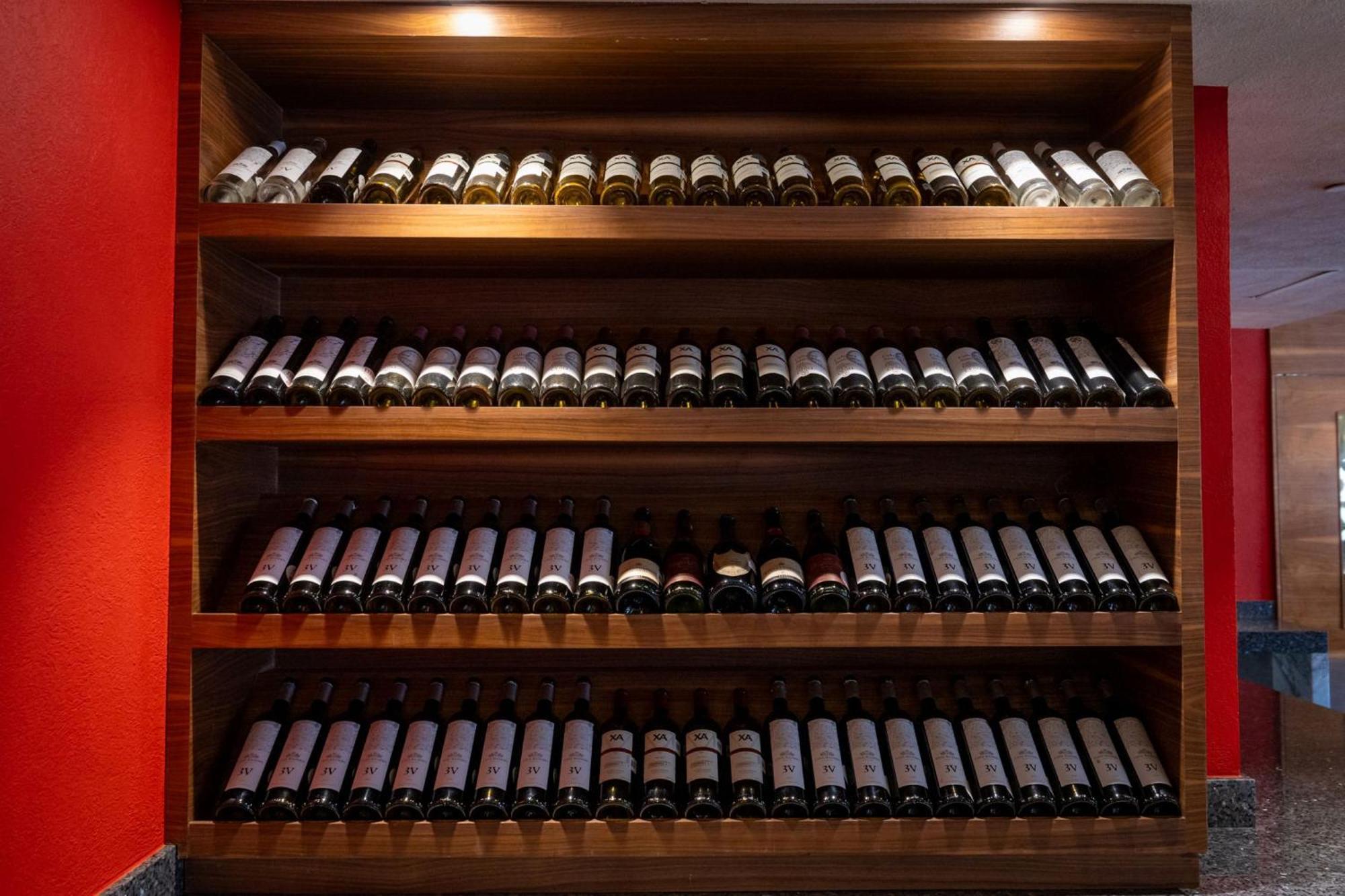 Camino Real Pedregal Mexico Hotel Exterior foto Wine bottles in a wine rack